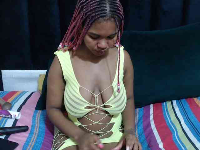 Hotsexyberry21 bongacams