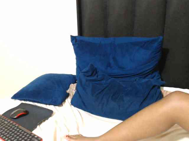 Hotsexyberry21 webcam