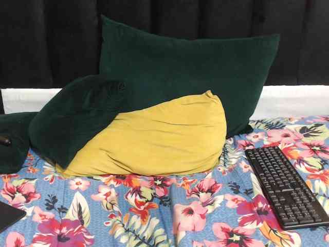 Hotsexyberry21 webcam