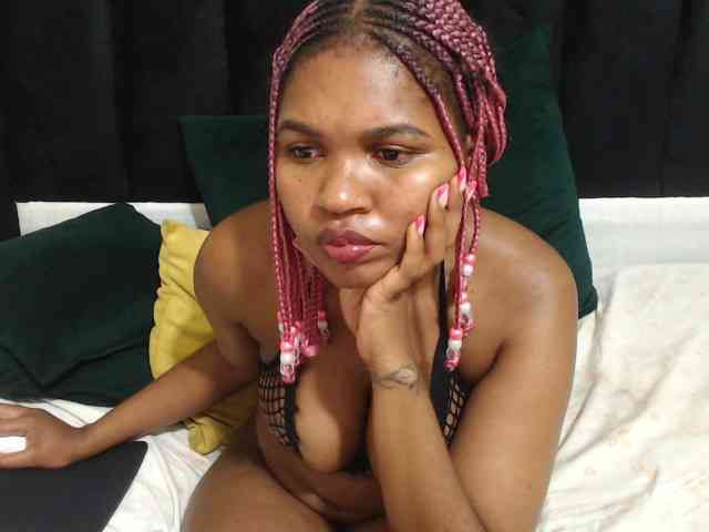 Hotsexyberry21 bongacams