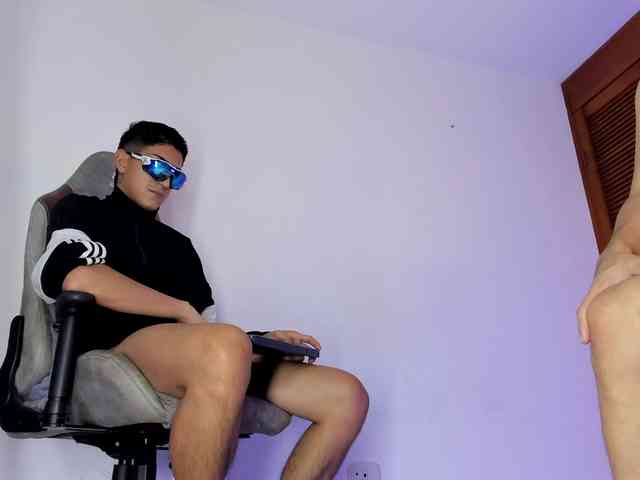 sotooliver1 Live Webcam on BongaCams