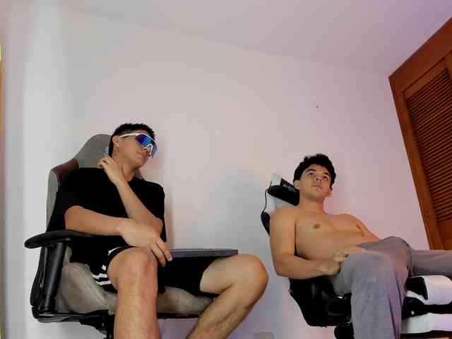 sotooliver1 Live Webcam on BongaCams