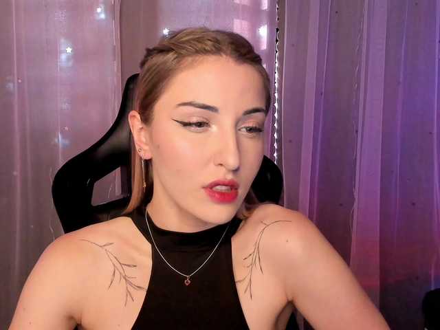 AmyVilvet's BongaCams show and profile