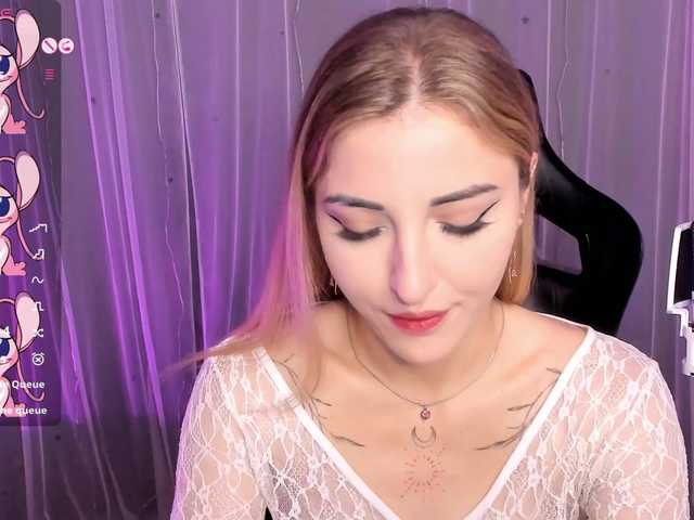 AmyVilvet's BongaCams show and profile