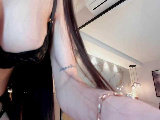 SolAvelar's BongaCams show and profile