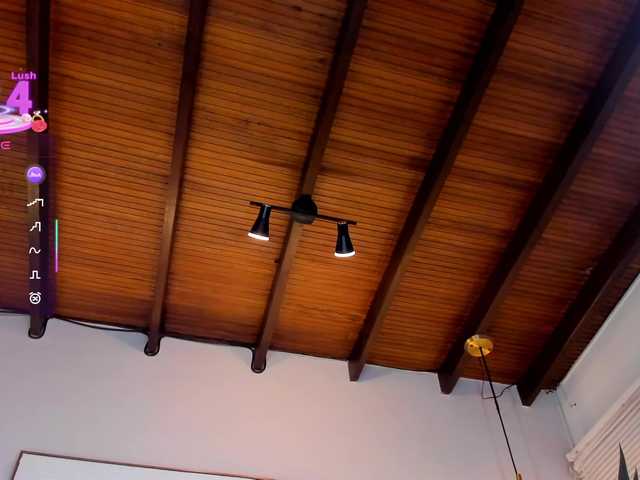 SolAvelar's BongaCams show and profile