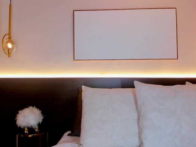 SolAvelar's BongaCams show and profile