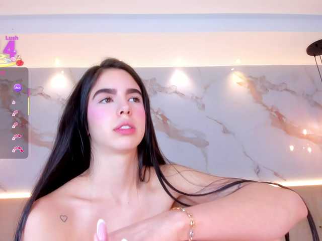 SolAvelar's BongaCams show and profile