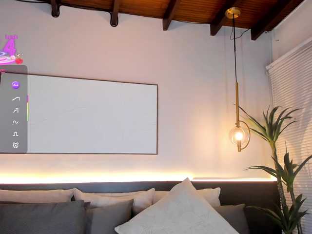 SolAvelar's BongaCams show and profile