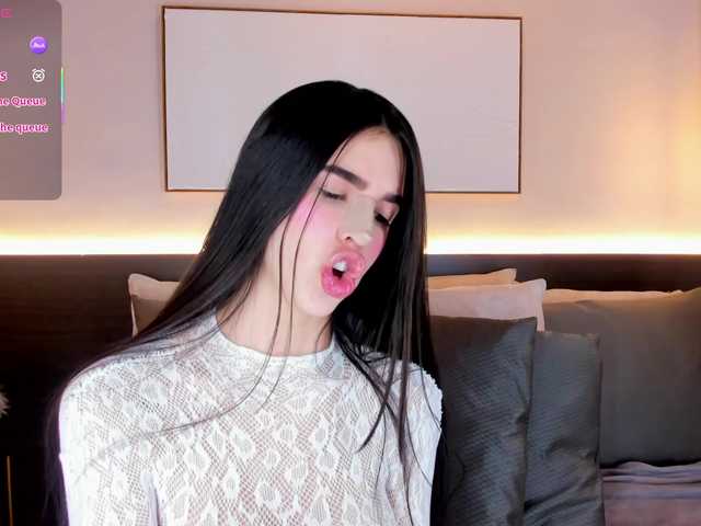 SolAvelar's BongaCams show and profile