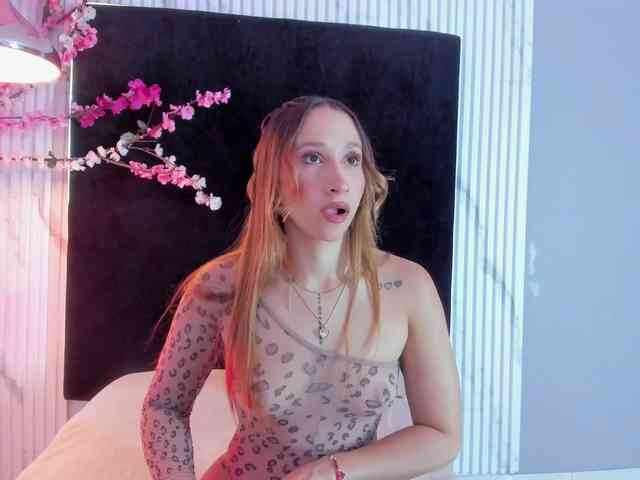 MONIKFOXCR webcam