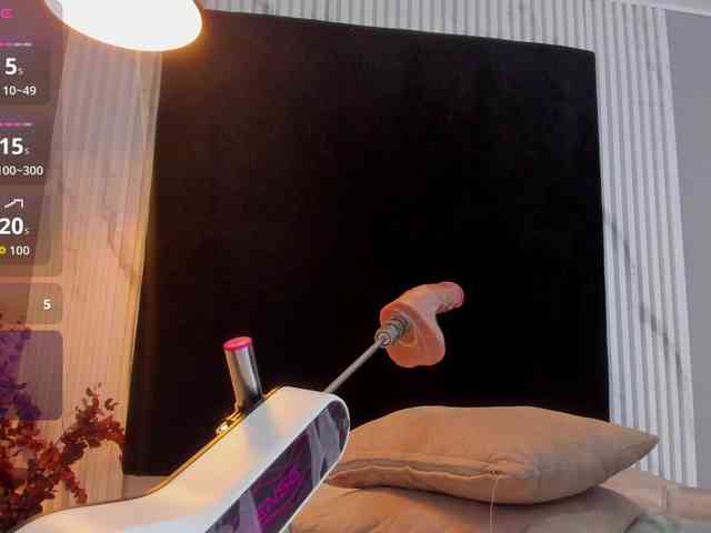 MONIKFOXCR webcam