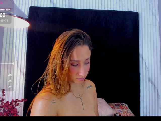 MONIKFOXCR Live Webcam on BongaCams