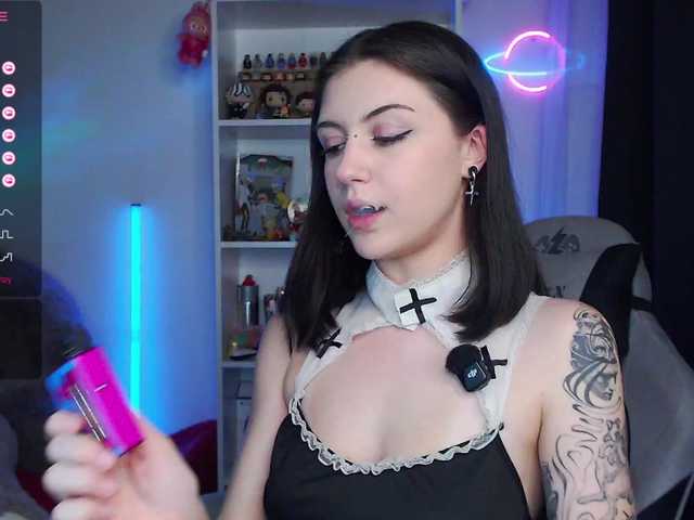 BlackAngell's BongaCams show and profile