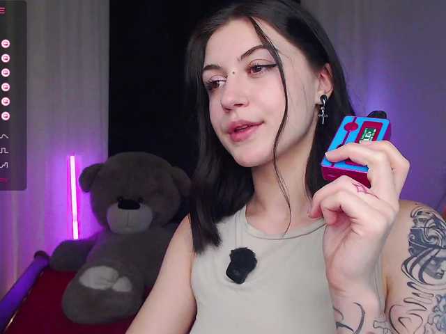 BlackAngell's BongaCams show and profile