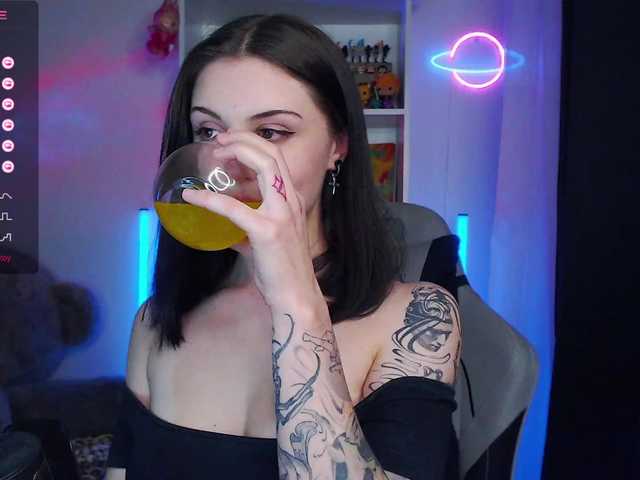 BlackAngell's BongaCams show and profile