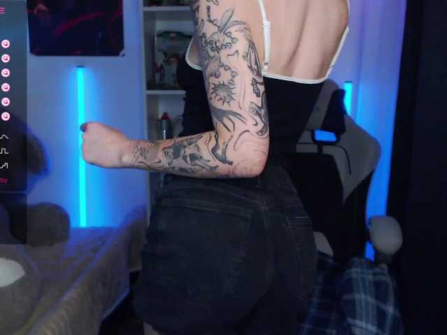 BlackAngell's BongaCams show and profile