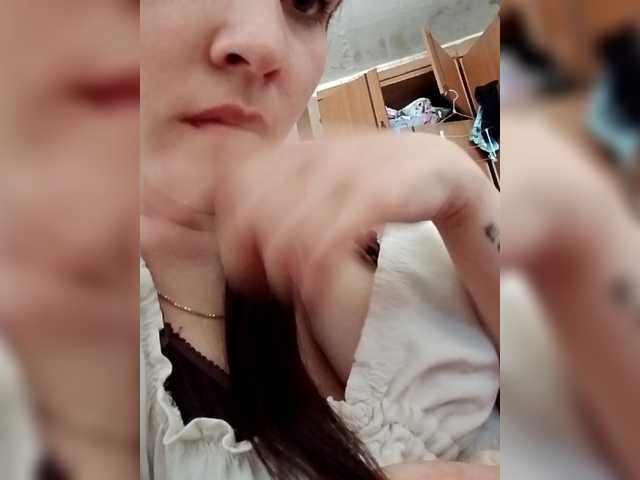 Sasha-69-1's BongaCams show and profile