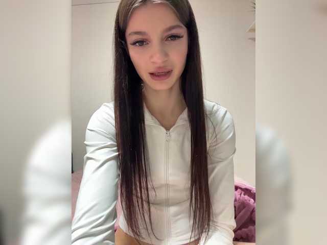 Check out sweet cam host Shottup and her uncovered build shottup from BongaCams