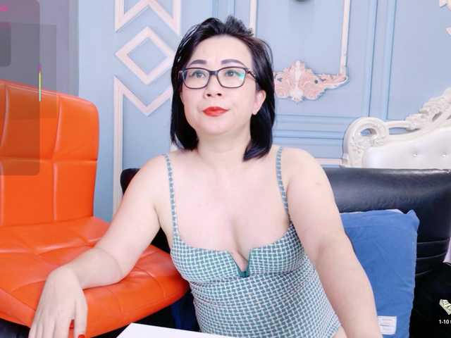 LucianaMeca's BongaCams show and profile