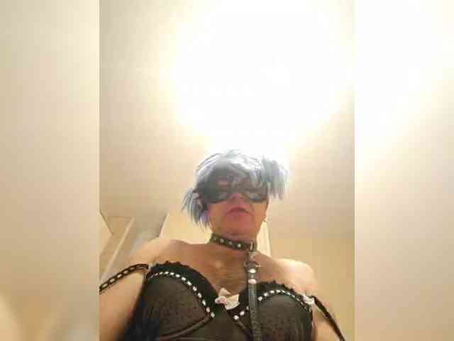 Dooomina35 webcam