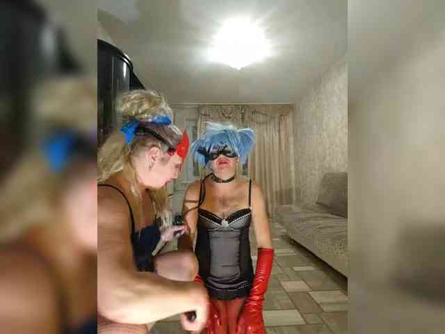 Dooomina35 webcam