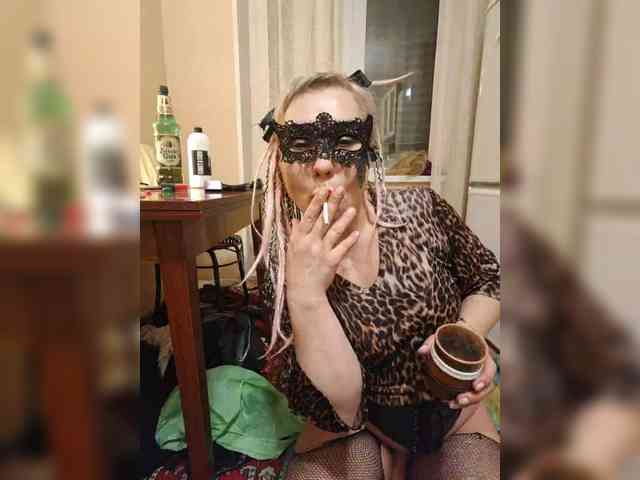 Dooomina35 Live Webcam on BongaCams