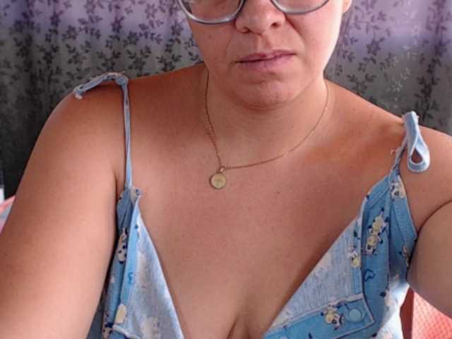 miia-1bigboobs's BongaCams show and profile