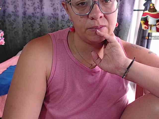 miia-1bigboobs webcam