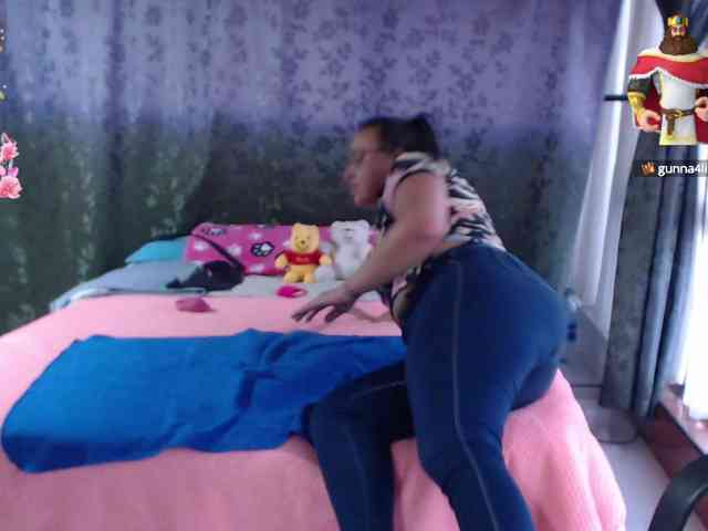 miia-1bigboobs bongacams