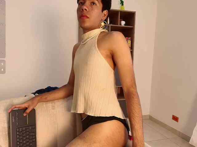 E-R-O-S- Live Webcam on BongaCams