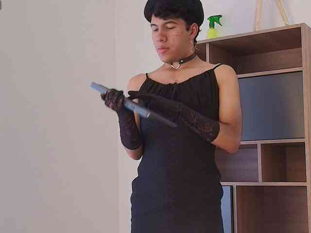 E-R-O-S- Live Webcam on BongaCams