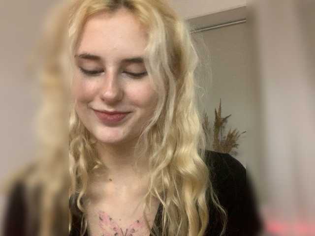  MilaElin chat room