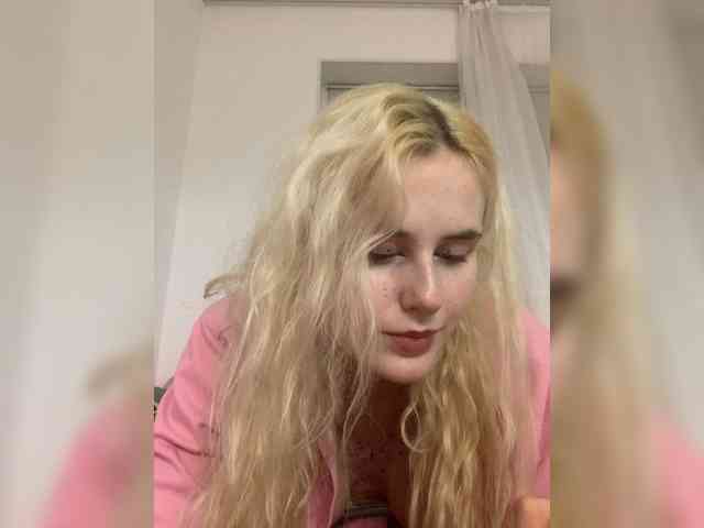 MilaElin webcam
