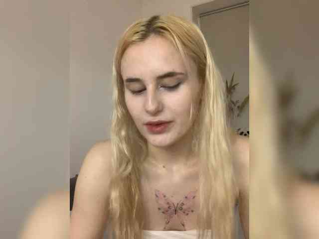 MilaElin webcam