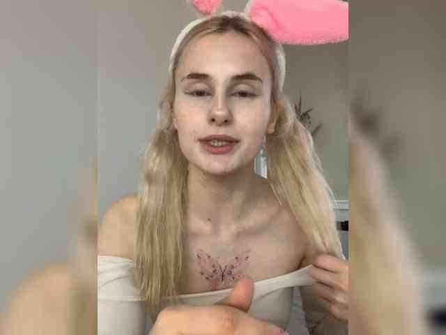 MilaElin webcam