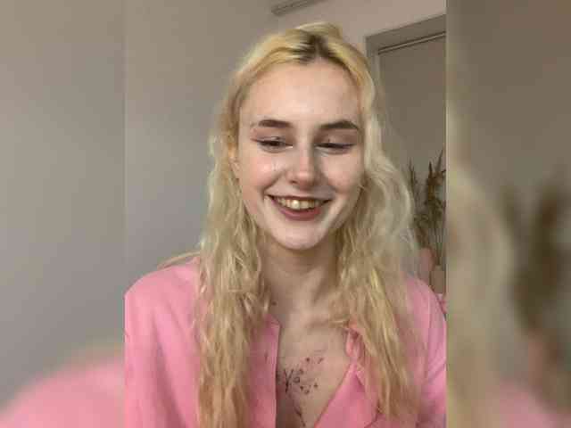 MilaElin webcam
