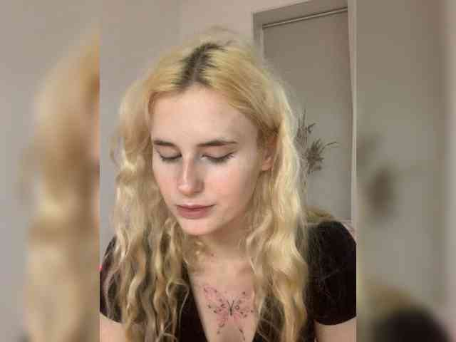 MilaElin webcam