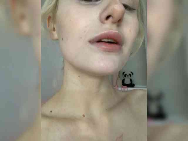 MilaElin webcam