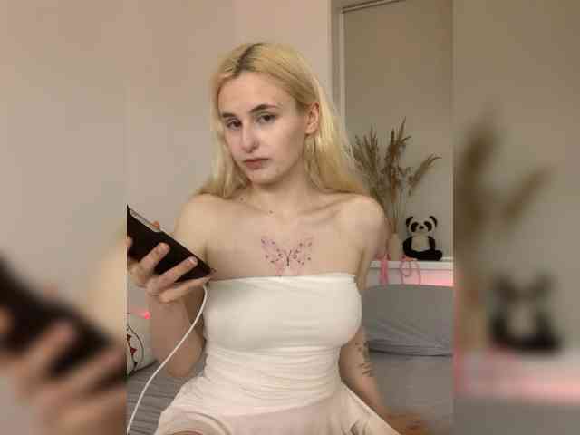 MilaElin webcam