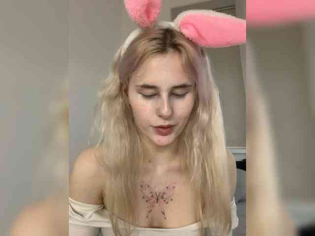 MilaElin webcam