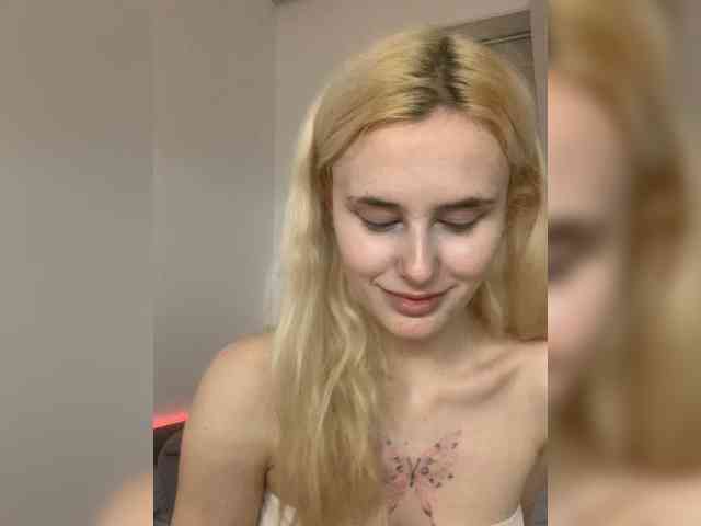 MilaElin webcam