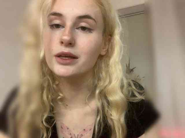 MilaElin webcam