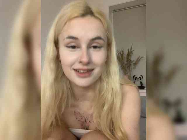 MilaElin webcam