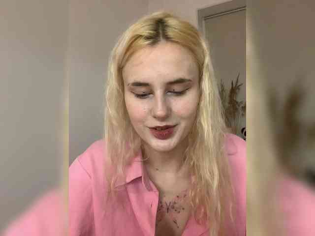 MilaElin webcam