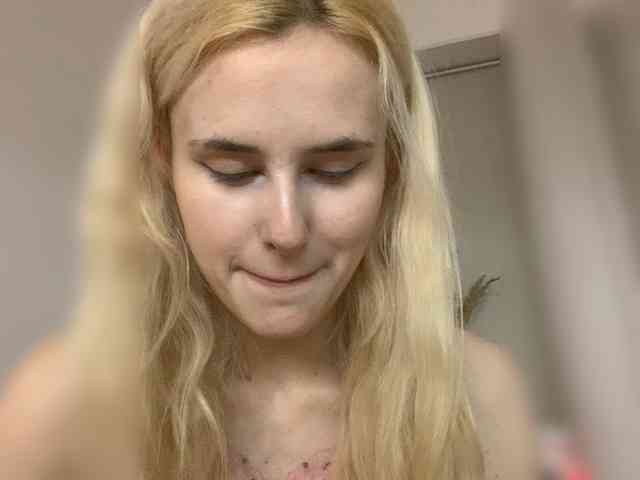 MilaElin webcam