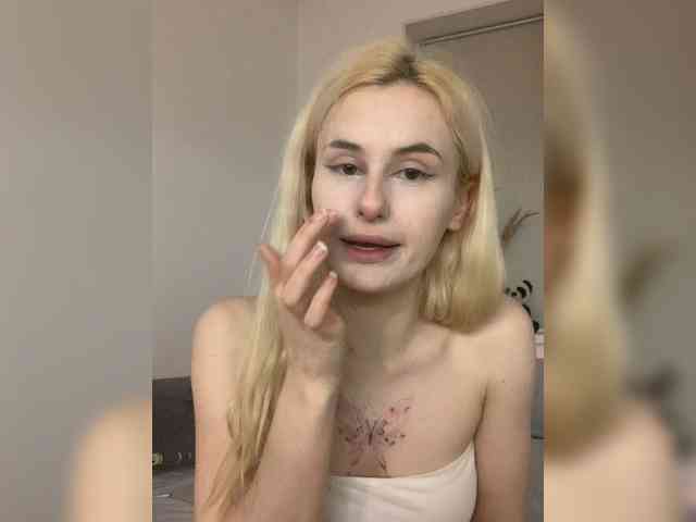 MilaElin webcam