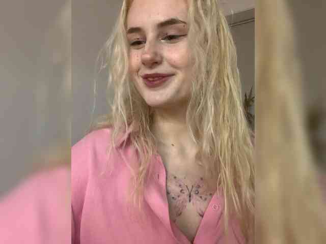 MilaElin webcam