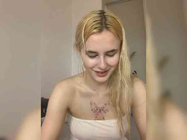 MilaElin webcam