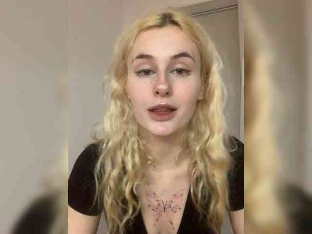 MilaElin webcam